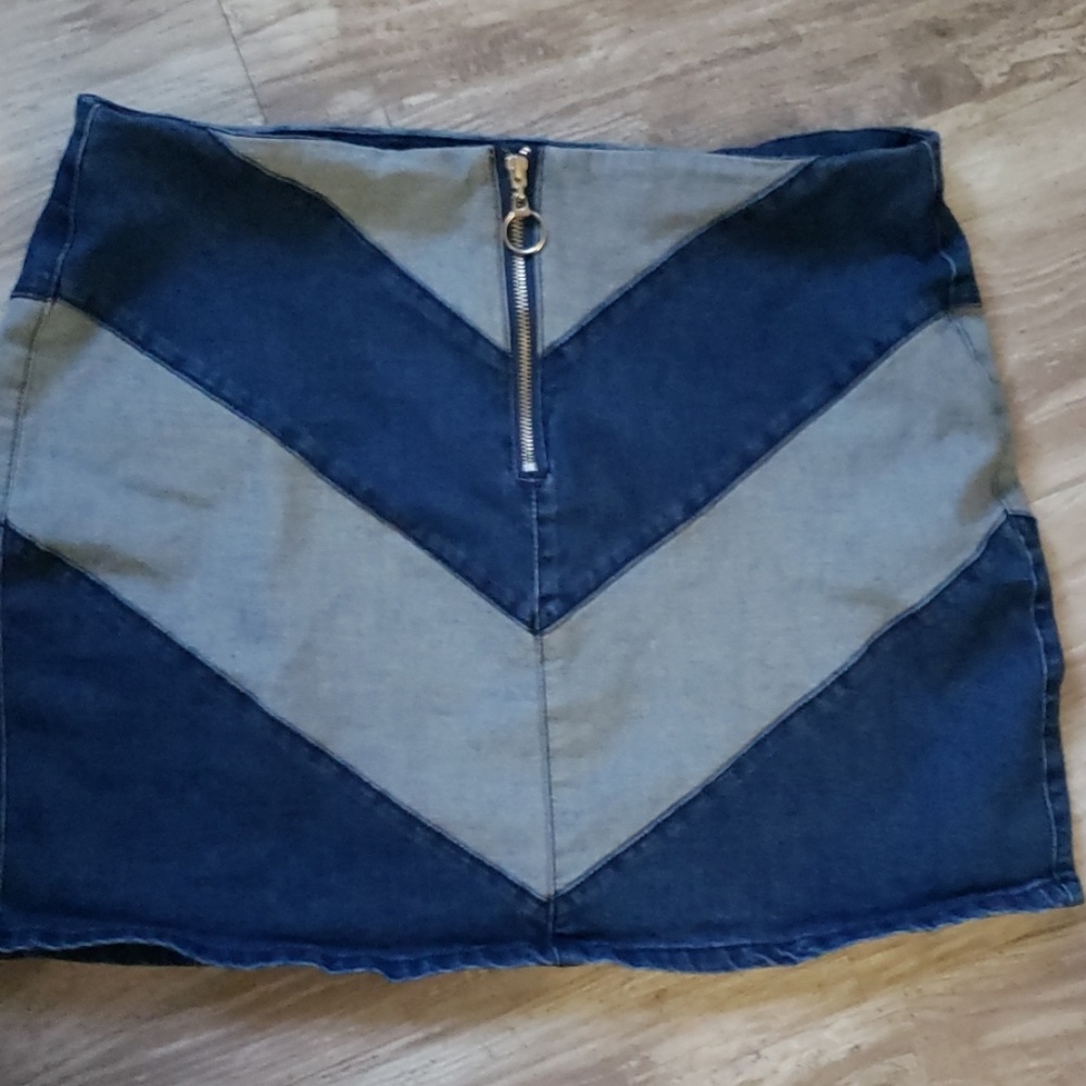 3x FOREVER 21 Plus Chevron Blue Jean mini skirt